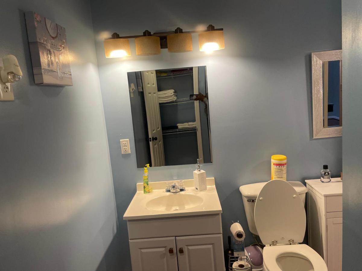 Apartamento Cute 2-Brm Walkout Apt With Pool Table And Theater Lexington Exterior foto
