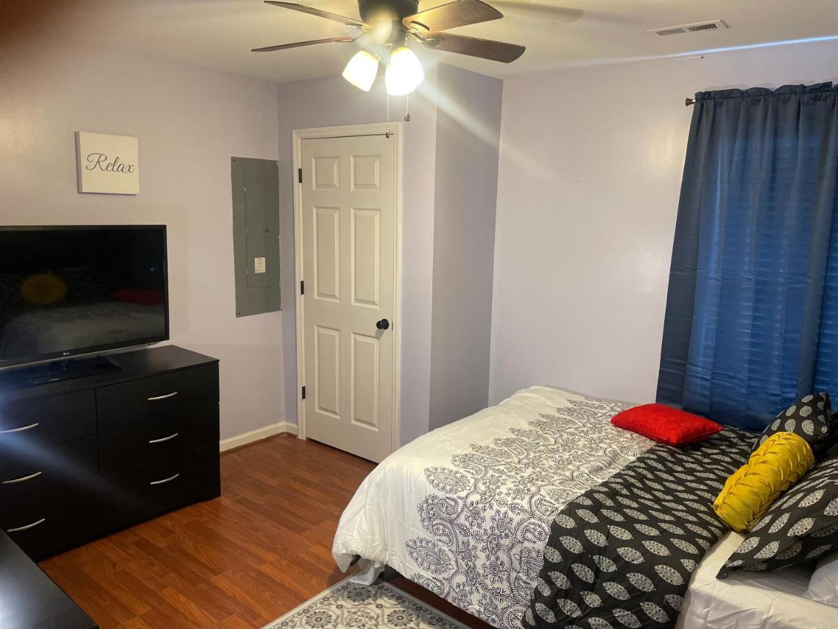 Apartamento Cute 2-Brm Walkout Apt With Pool Table And Theater Lexington Exterior foto