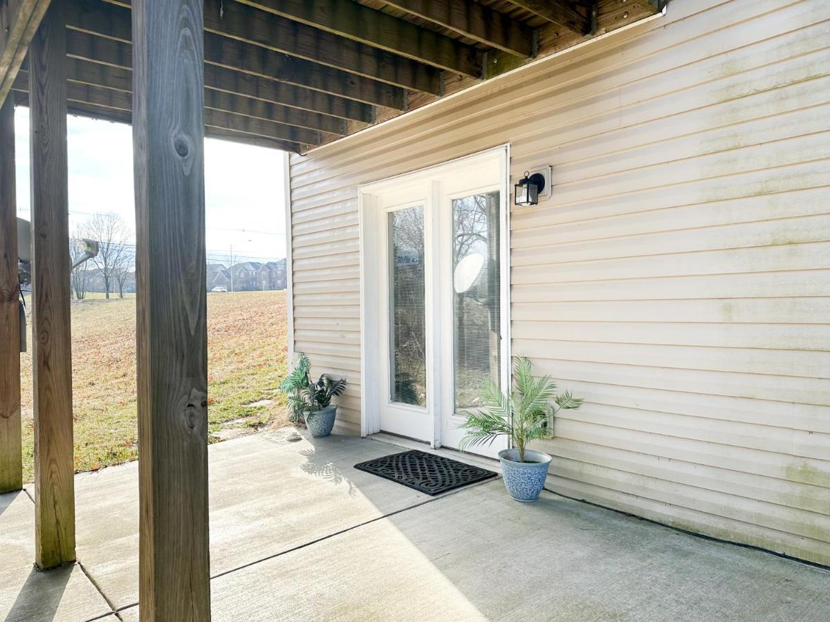 Apartamento Cute 2-Brm Walkout Apt With Pool Table And Theater Lexington Exterior foto